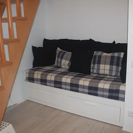 Isaura Apartament *